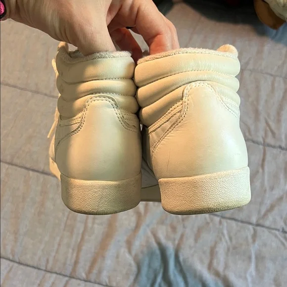 Reebok Vintage Off-White High-Top Sneakers - Picture 3 of 6